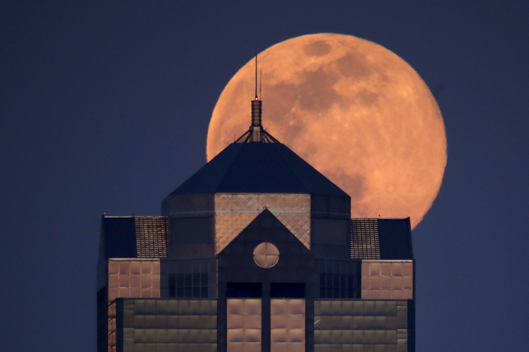 APTOPIX Supermoon Missouri